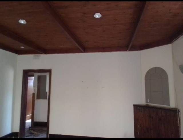 3 BEDROOM HOUSE FOR SALE IN SOUTH HILLS
